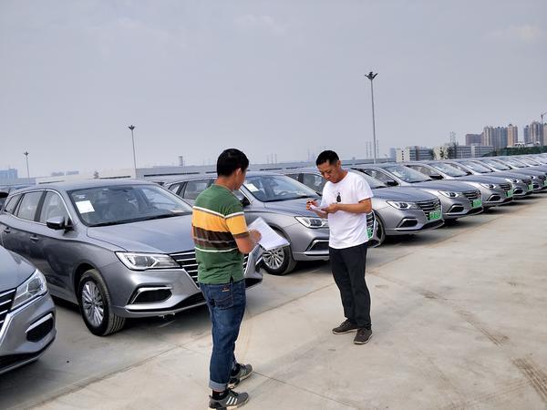 鄭州為網(wǎng)約車企上門審核電子標(biāo)簽、GPS等系統(tǒng)是否規(guī)范